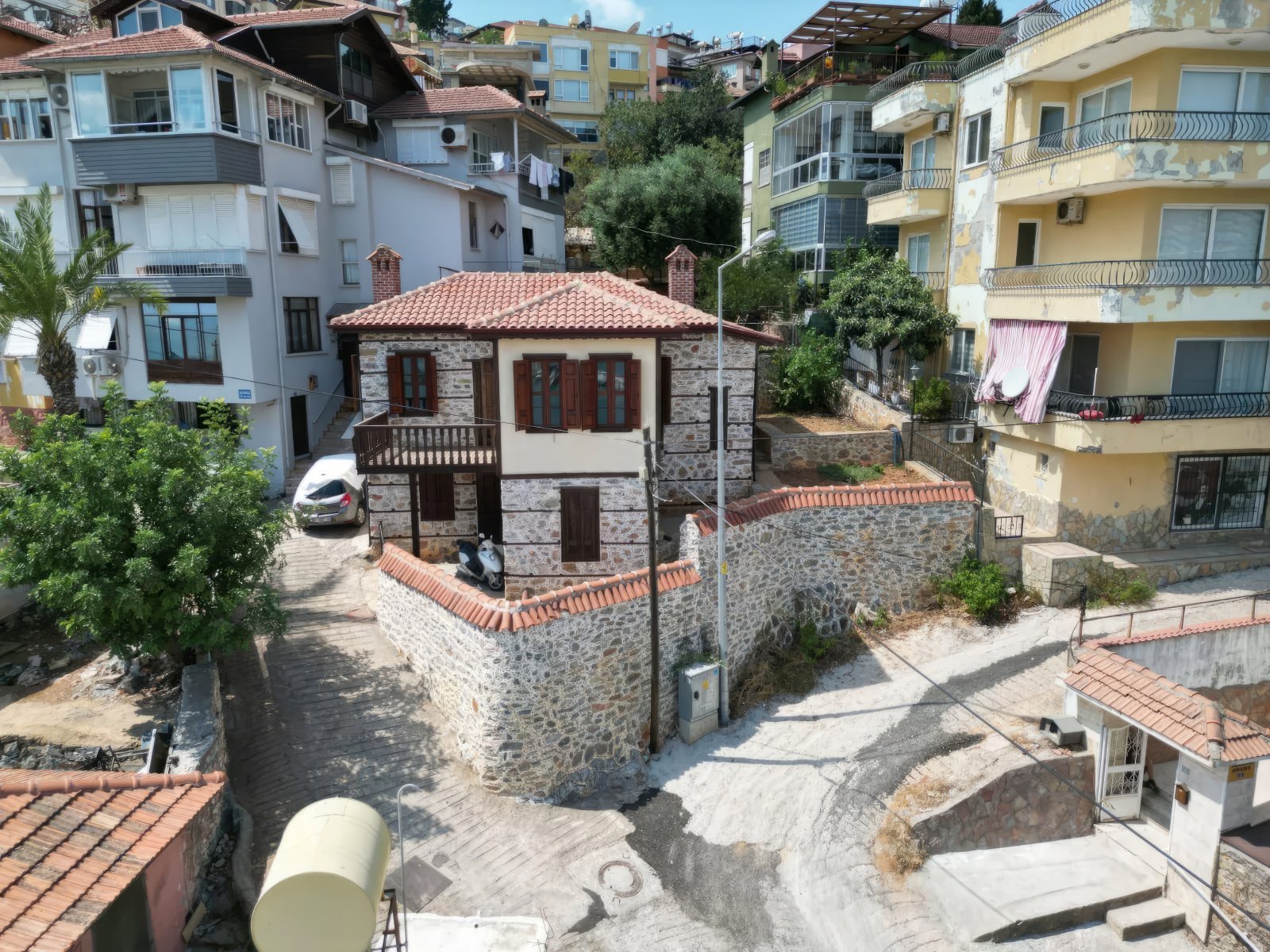Renovated 2+1 Stone House with Garden for Sale in Alanya Center