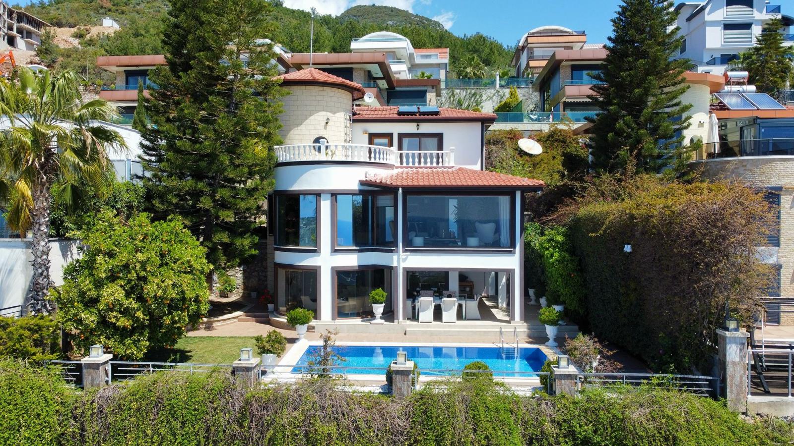 Luxury 4+1 Villa for Sale in Bektaş, Alanya | Private Pool & Sea, Castle Views