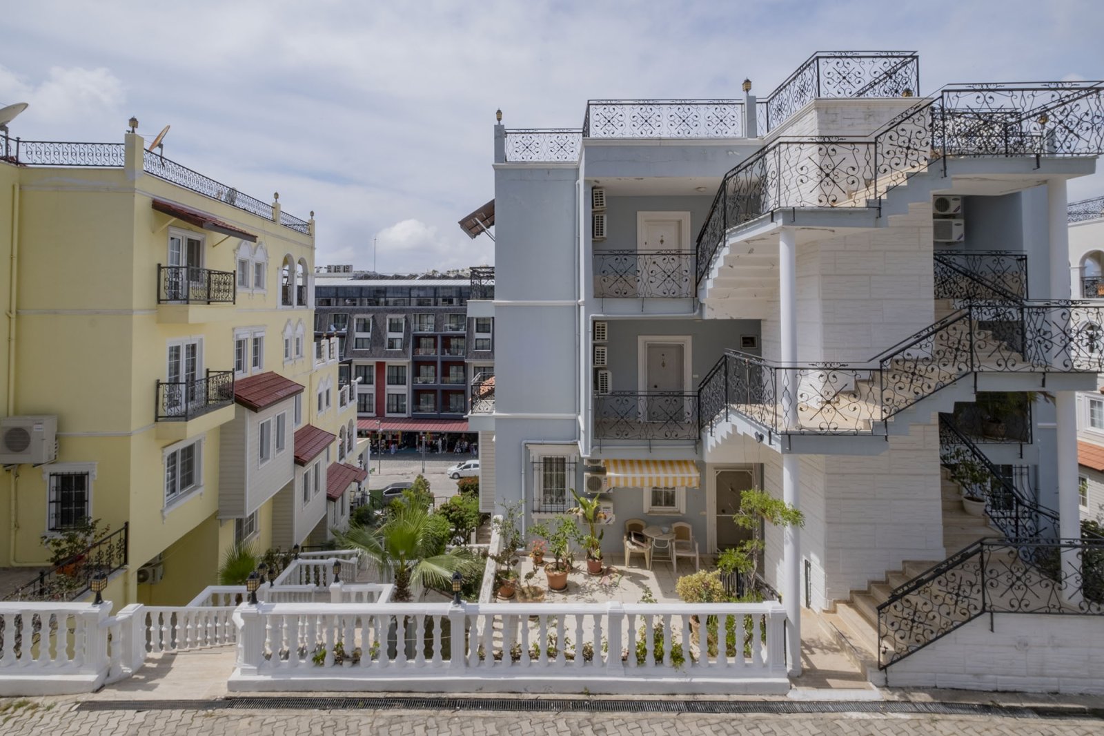 Furnished 2+1 Sea View Apartment for Sale in Apaydın Site, Alanya